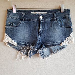 BRANDY MELVILLE | Distressed Jean Shorts Lace 44